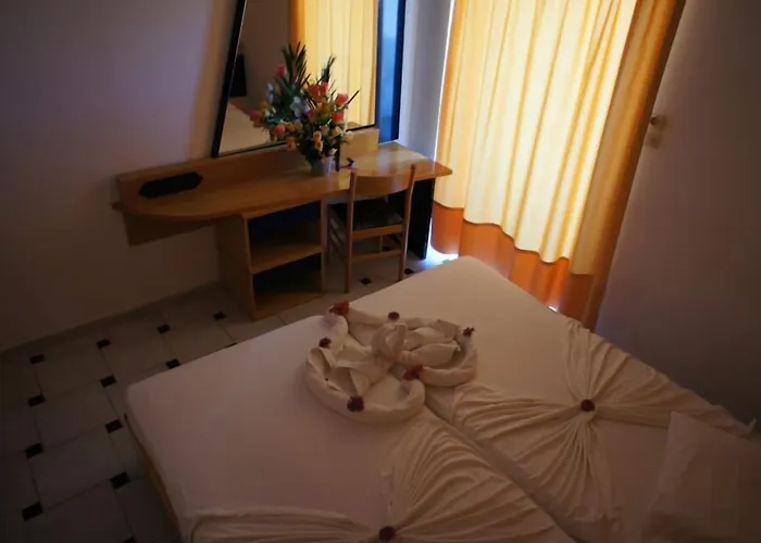 Fili Aparthotel 2*