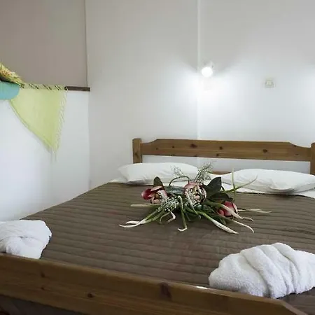 Fili Aparthotel 2*