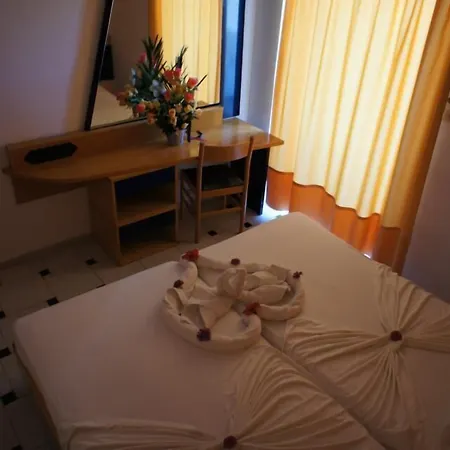Fili Aparthotel 2*